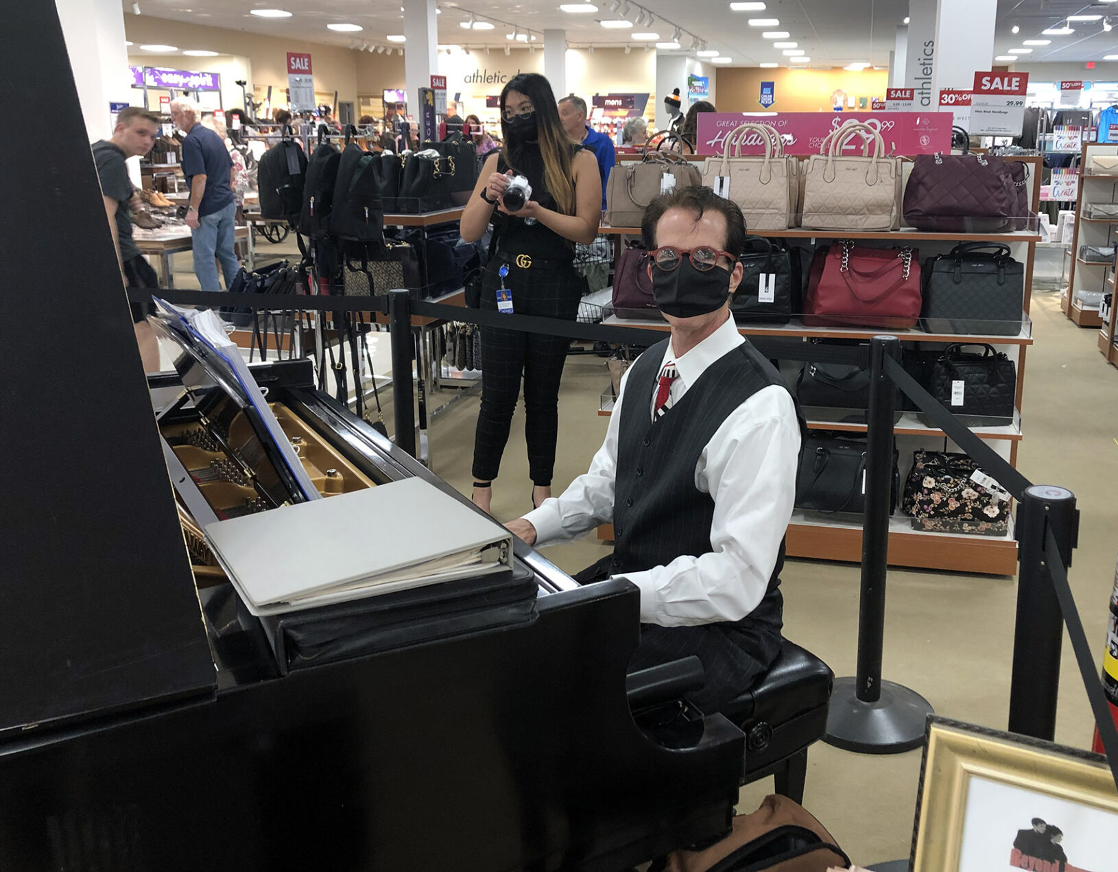 boscov's_piano 4070.jpeg